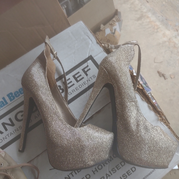 heels 7 1/2 - Picture 5 of 6